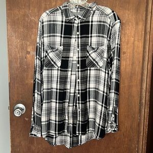 Women’s Black and White Flannel